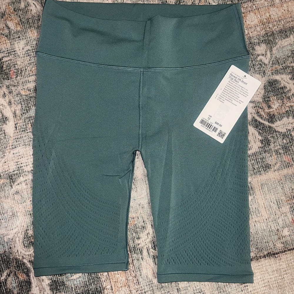 Lululemon biker shorts NWT size 12